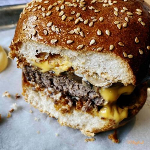 Fat Louis burger rez